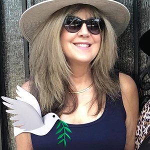 Meet your Posher, Jenelle